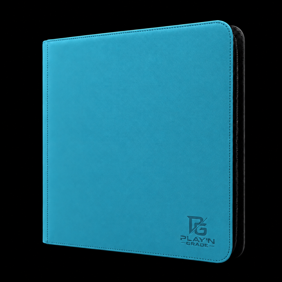 Classeur zippé format large bleu Play’n’Grade, nouveau logo, zip noir sur fond noir